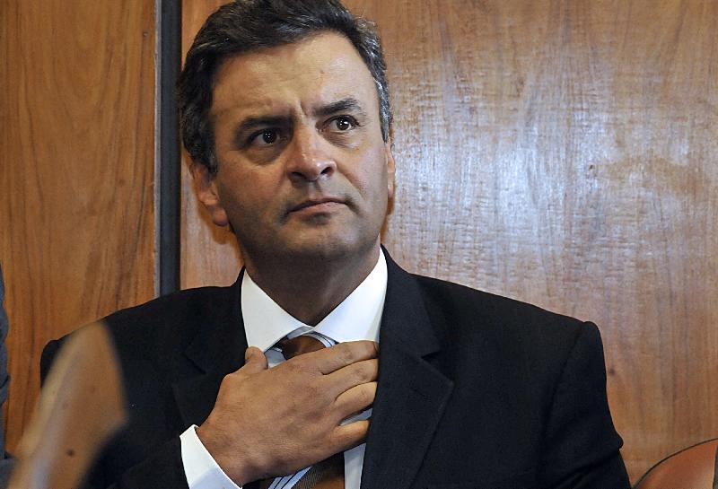 Aécio lidera entre eleitores mais escolarizados