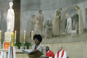 Igreja no centro de São Paulo é tradicional reduto de imigrantes