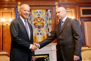 Em Kiev, Biden reforça acordo internacional pela paz na Ucrânia