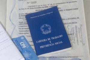 Março registra taxa de desemprego de 5%