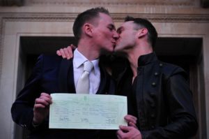 Casamento gay: um dia feliz para o respeito e o amor