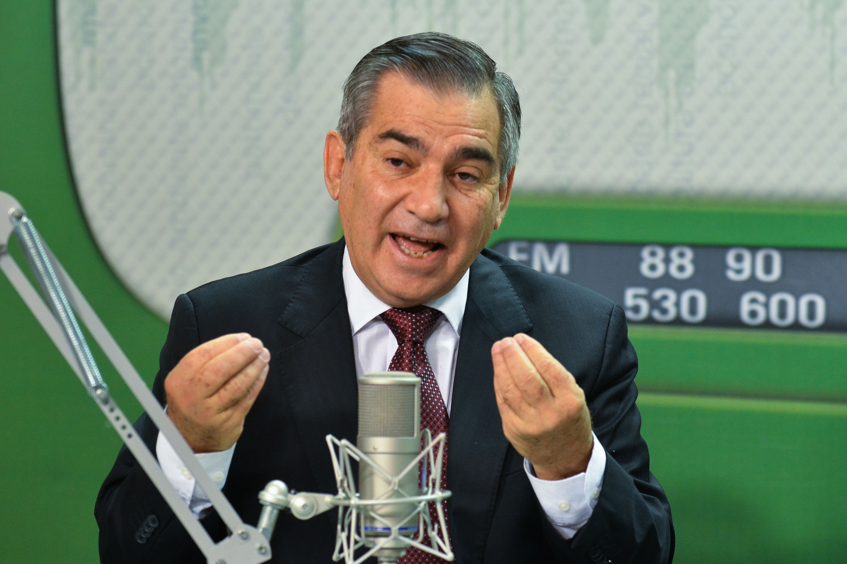 A 49 dias da Copa, governo tenta melhorar o “clima”