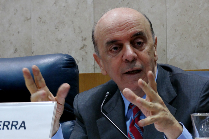 A violência política no Brasil começou com o golpe, diz Serra