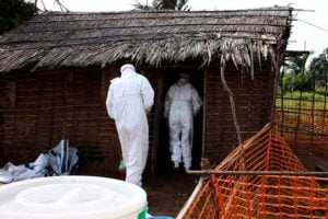 OMS diz que surto de ebola na África é um dos mais graves da história