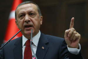 Presidente da Turquia declara embaixadores de dez países 'persona non grata' após apoio a opositor