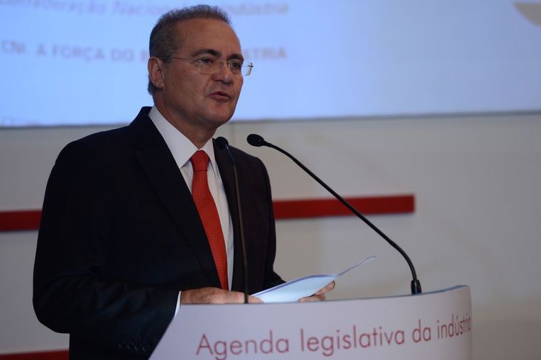 Renan Calheiros anuncia criação da CPI da Petrobras