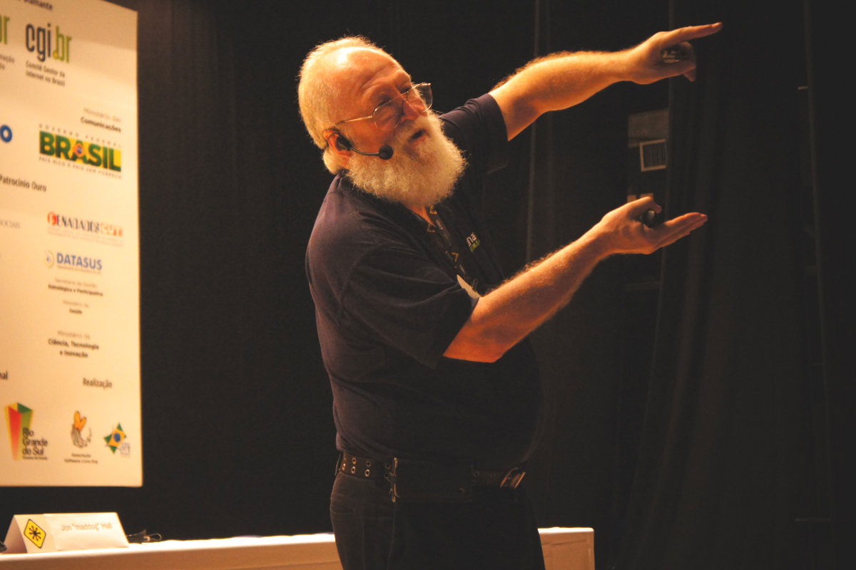 FISL: “Seu computador é rápido o suficiente?”