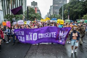 Em sua 4ª edição, Marcha das Vadias protesta contra sexo sem consentimento 