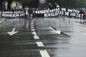 Índios protestam contra ruralistas em São Paulo