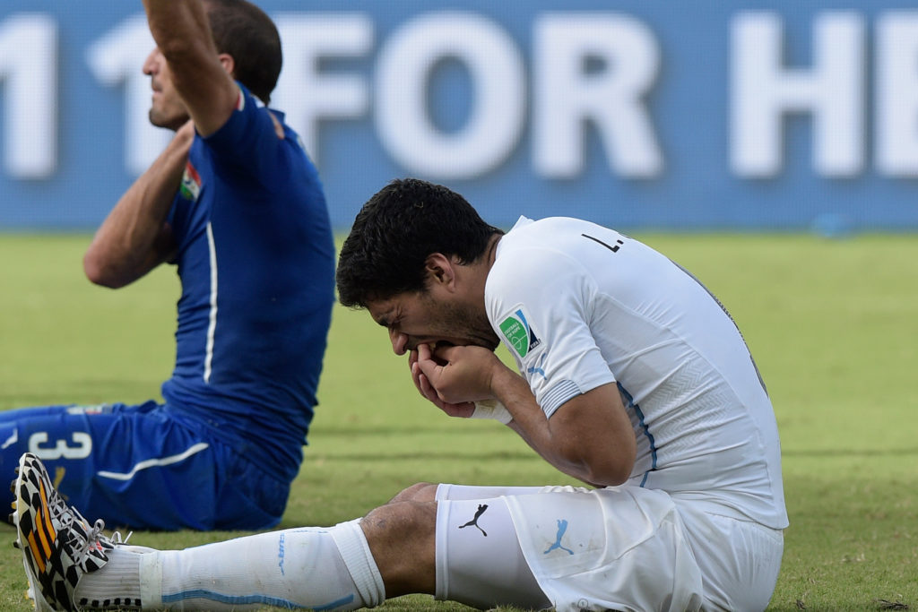 Fifa abre processo disciplinar contra Suárez por mordida