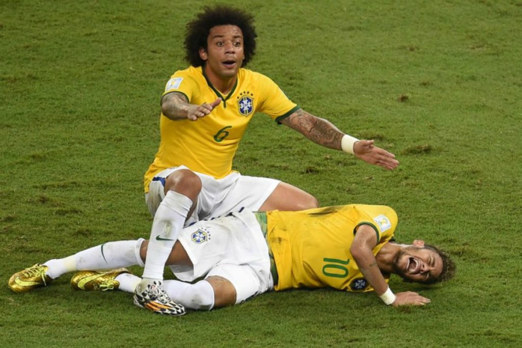 Dilma envia carta de apoio a Neymar e diz que lance “feriu seu coração”