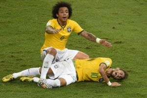 Dilma envia carta de apoio a Neymar e diz que lance 