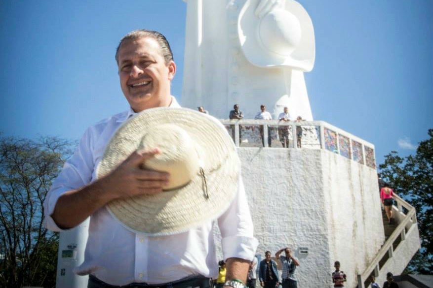 Filhos publicaram homenagem a Campos no dia dos pais