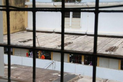 De forma irregular, cadeias abrigam centenas de “loucos infratores”