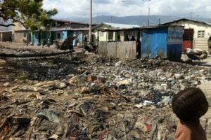 Ti Haiti, entre o lixo e o mar na maior favela do Haiti