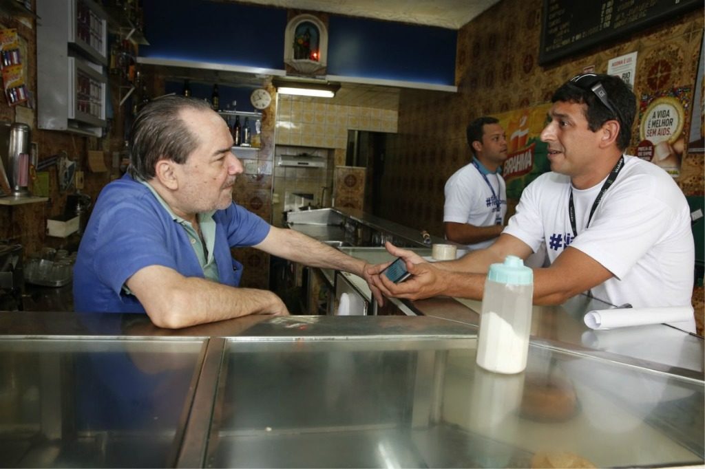 Campanha mundial mira venda de álcool a adolescentes