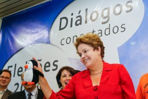 Dilma propõe lei para universalizar acesso à internet