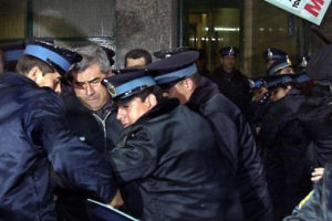Justiça argentina condena 15 à prisão perpétua por crimes na ditadura