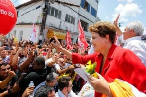 Dilma Rousseff é reeleita presidenta do Brasil