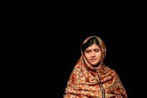 Malala Yousafzai e Kailash Satyarthi dividem o Nobel da Paz