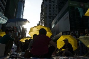 Hong Kong volta à normalidade com manifestantes exaustos