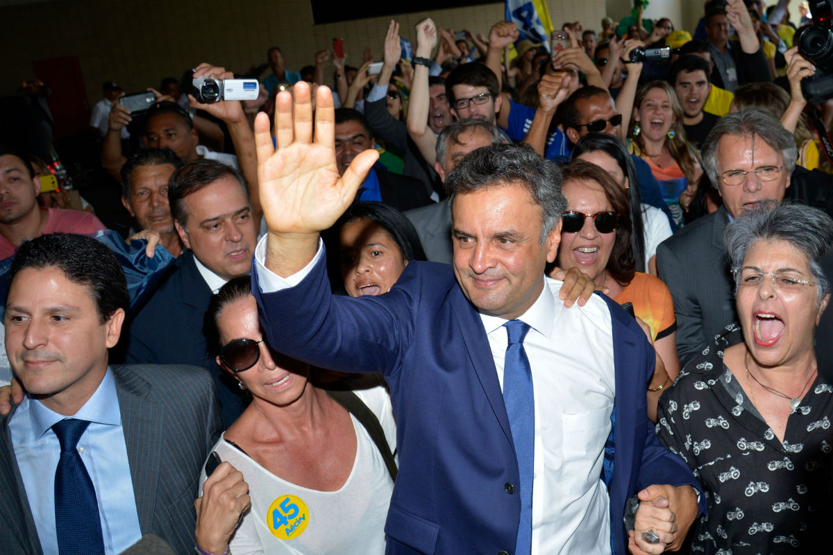 Aécio diz que não há fato para impeachment