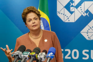 Escândalo da Petrobras deve dificultar formação de novo governo