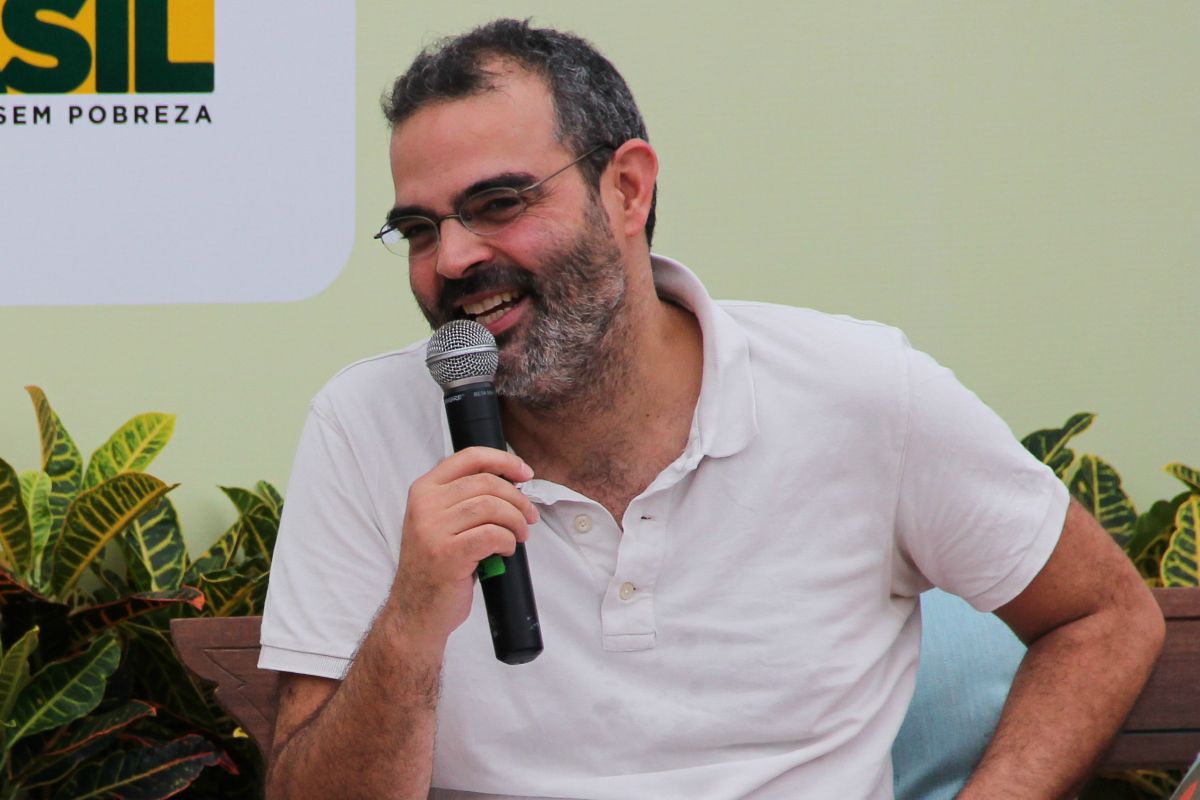 ‘Separar cérebro, amor e desejo é muito artificial’, diz Gonçalo M. Tavares