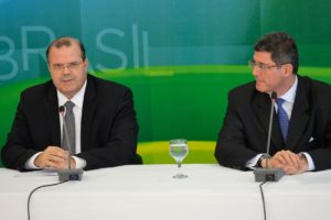 Joaquim Levy anuncia meta do superávit para 2015