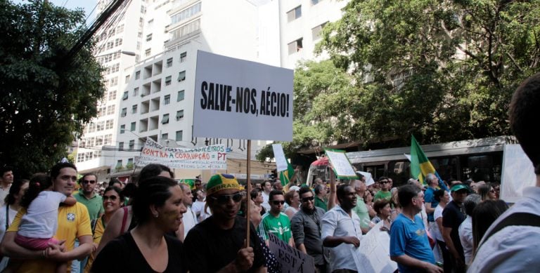 Protesto-em-Sao-Paulo-pede-o-Impeachment-da-presidenta-Dilma-Rousseff-Foto-Oswaldo-Corneti-Fotos-Publicas_201411010014.jpg