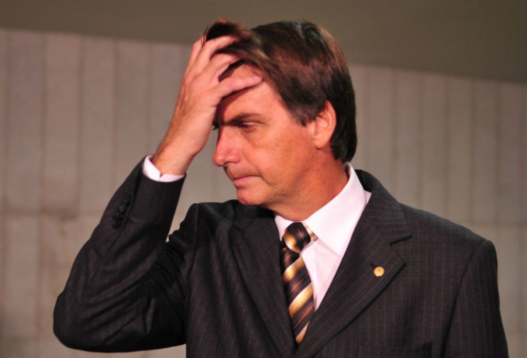 Pedido para cassar Bolsonaro já tem data para ser engavetado