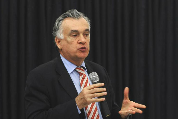 Dilma anuncia Juca Ferreira como novo ministro da Cultura