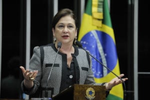 'Comissão não é espaço para fazer oposição', diz Kátia Abreu