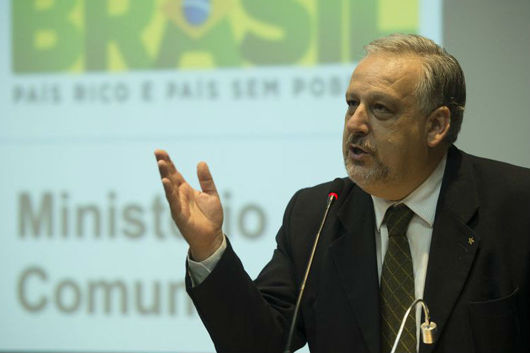 Berzoini assume Comunicações e diz que fará debate sobre regulação