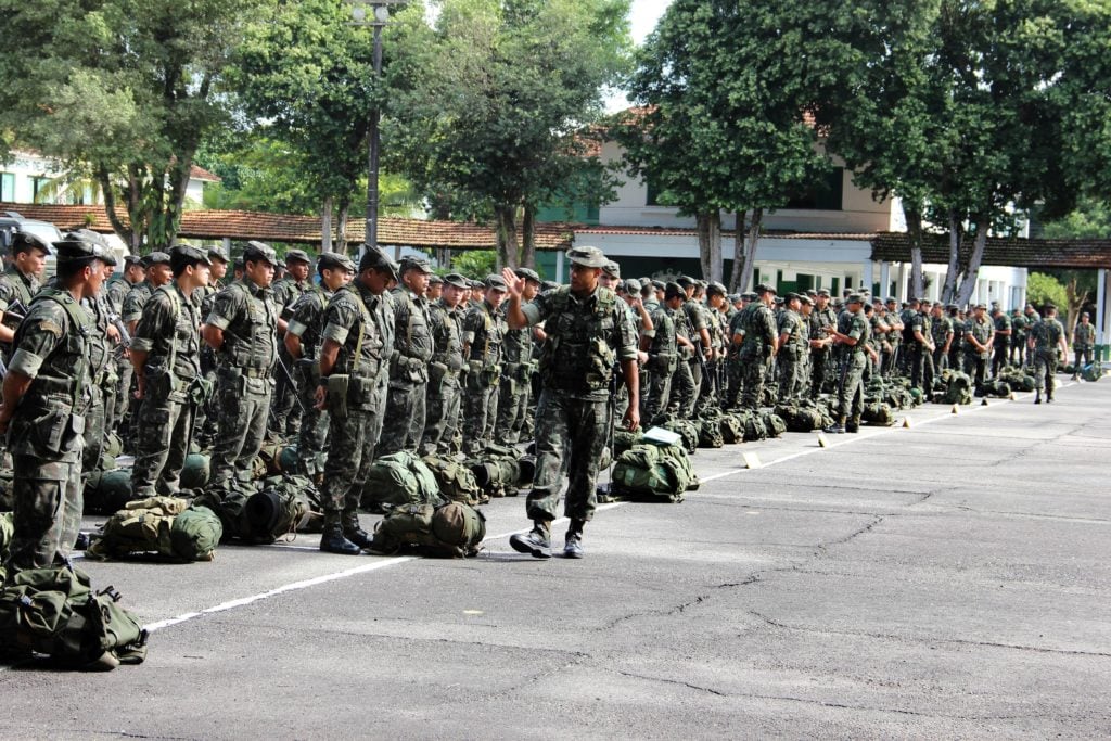 Direitos LGBT: do que os militares têm medo?