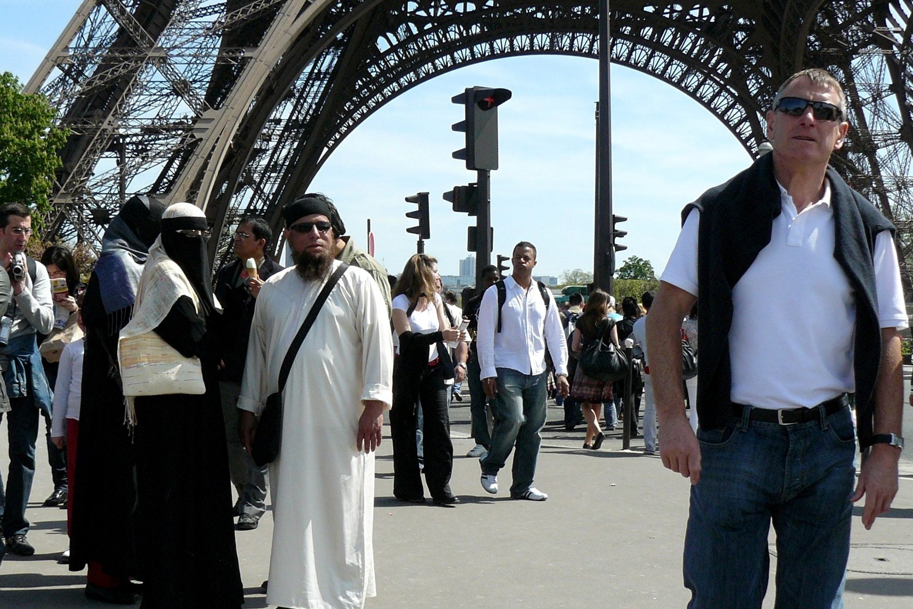 Debate sobre o islamismo na França se acirra ainda mais 