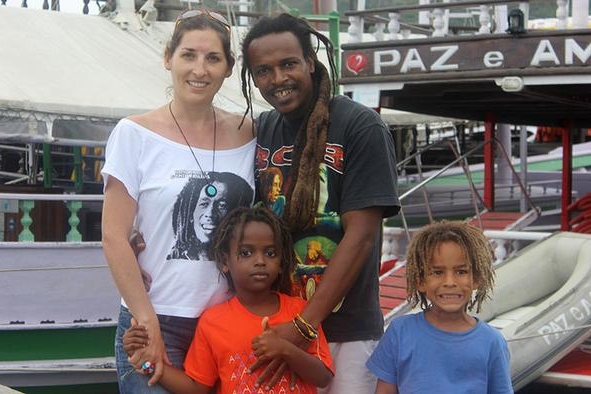 “Fui enterrado nos escombros e renasci”, conta haitiano no Brasil
