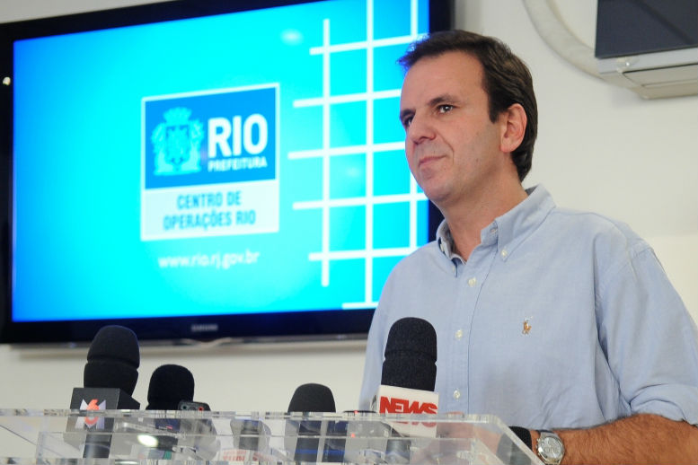 É sério que a passagem de ônibus aumentou de novo, prefeito Paes?