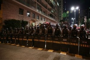 PM reprime manifestação a 200 metros do fim 