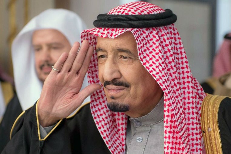 Salman bin Abdulaziz Al-Saud, o príncipe-herdeiro do trono saudita, em evento na terça-feira 6. A família real depende do petróleo, mas por enquanto está disposta a encarar a queda 
