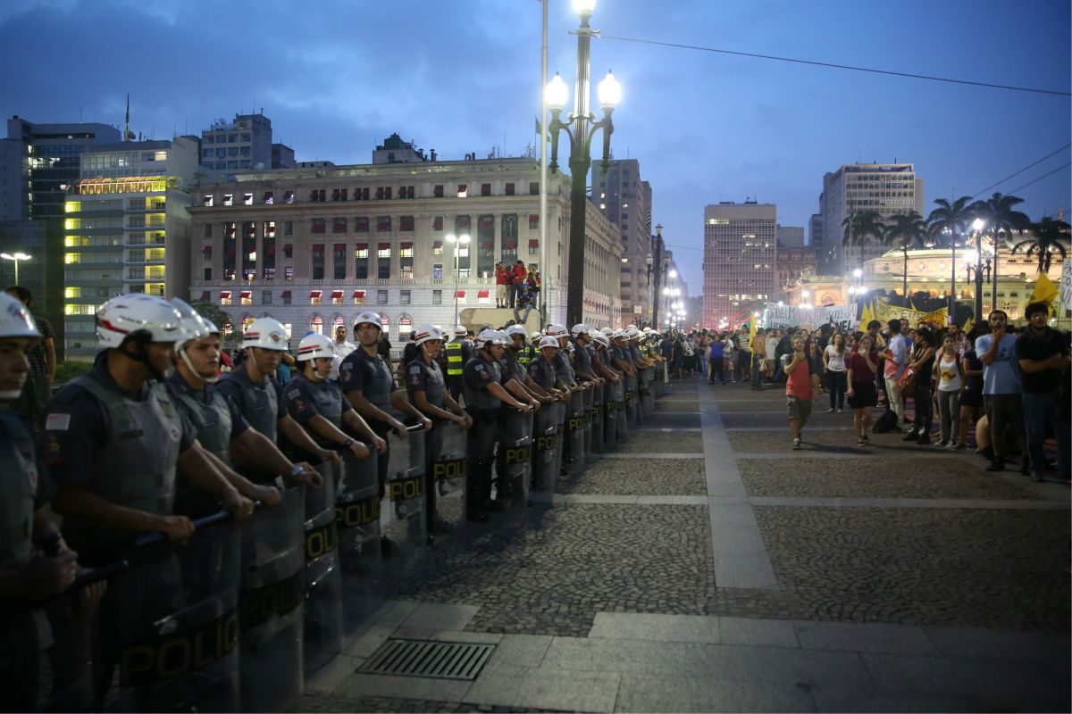 Gritos contra abusos da PM ofuscam tarifa em protesto do MPL