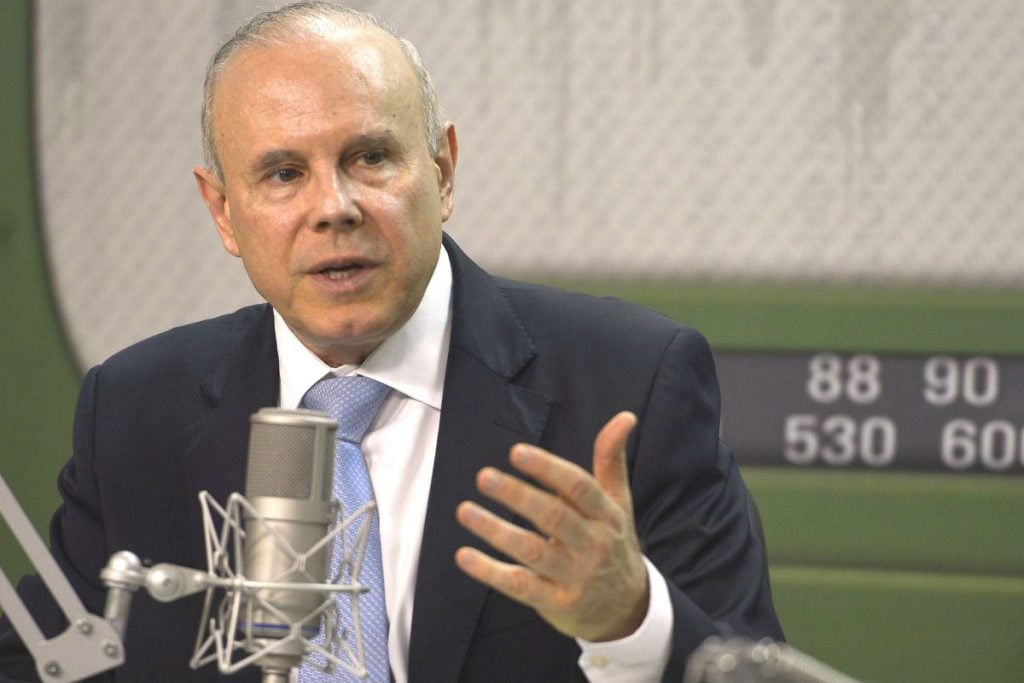 Guido Mantega é hostilizado no Hospital Albert Einstein