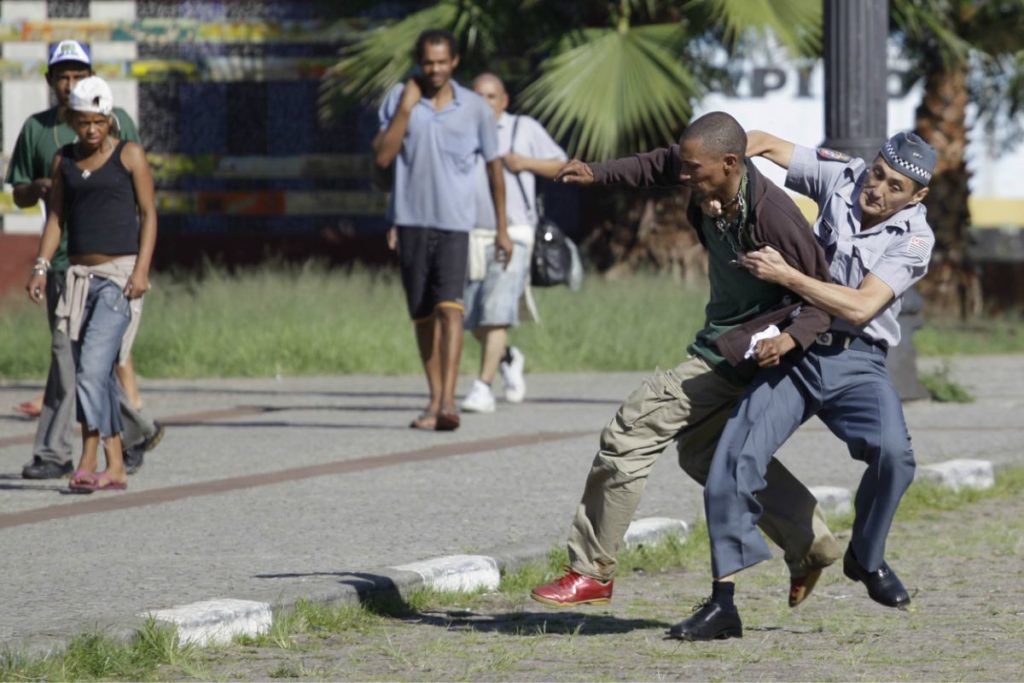 Governo federal passa a tratar crack como problema social