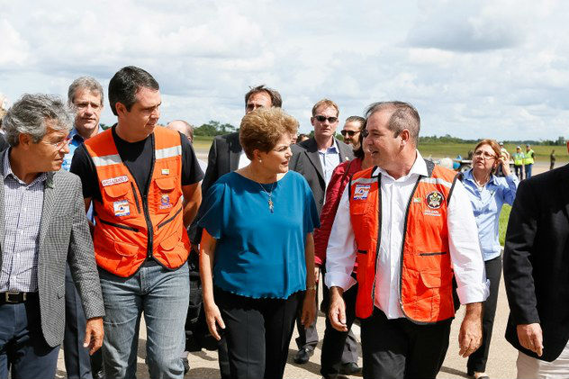 No Acre, Dilma é aplaudida