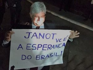 Grupo recebido por Janot defende impeachment de Dilma