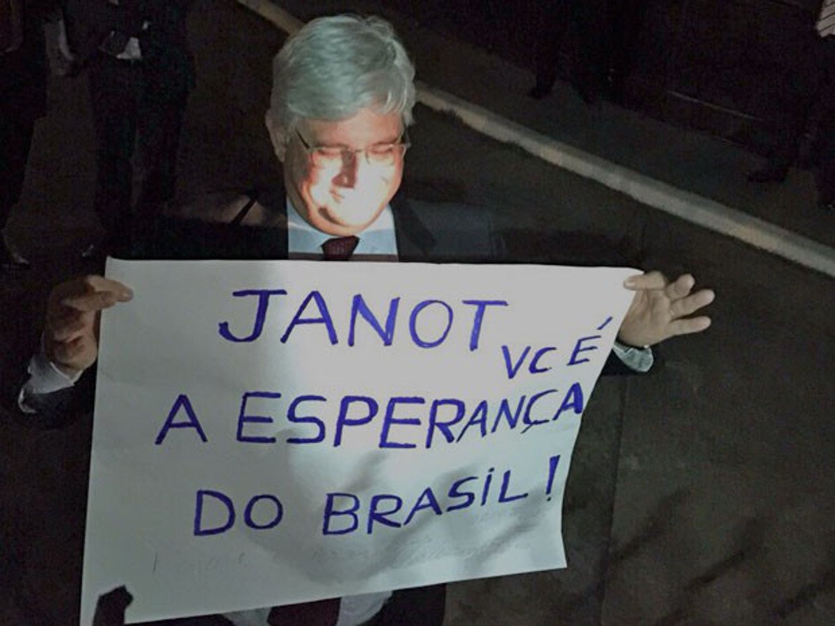 Grupo recebido por Janot defende impeachment de Dilma