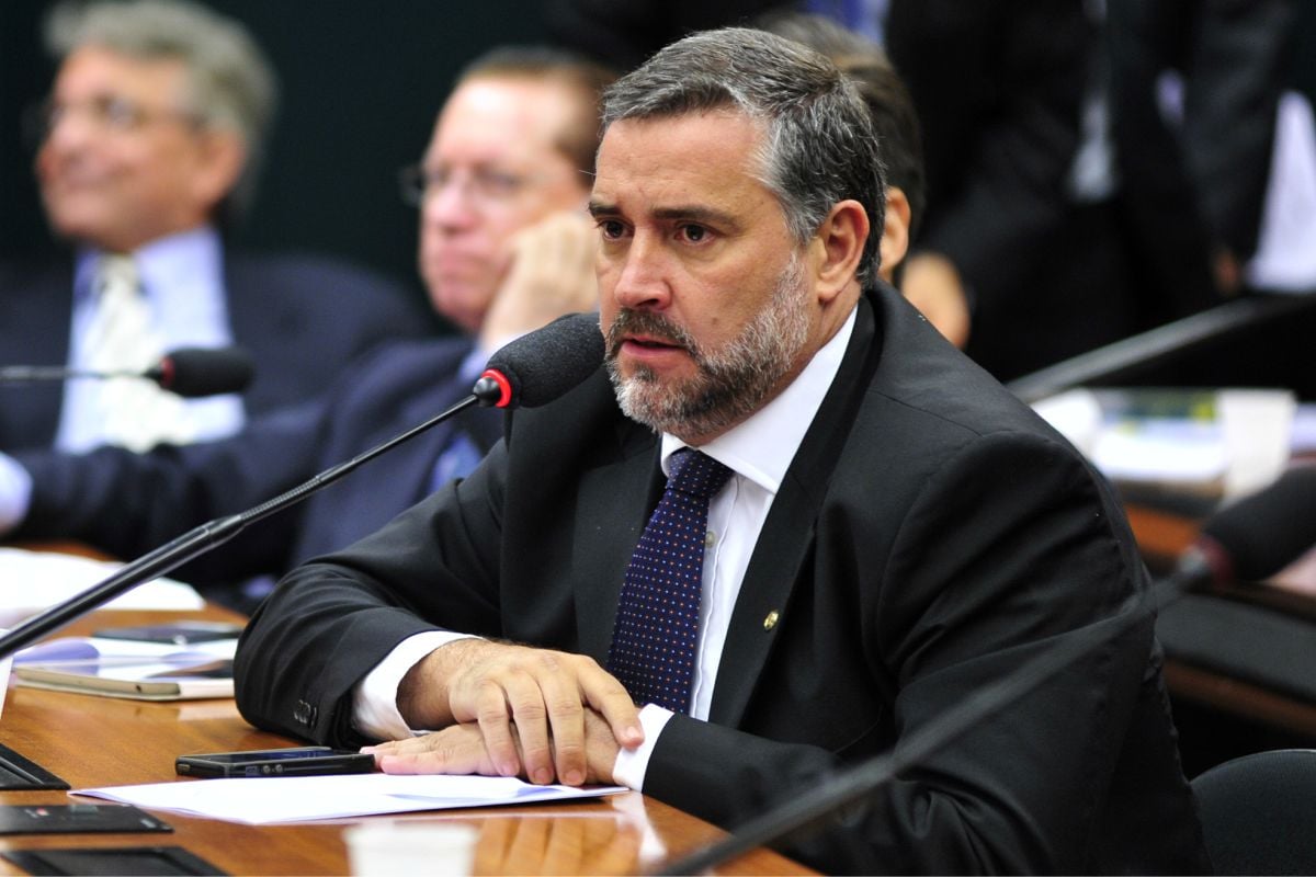 “Governo precisa de diálogo com a base que o elegeu”