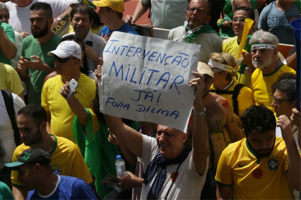 Impeachment não é a resposta à atual crise