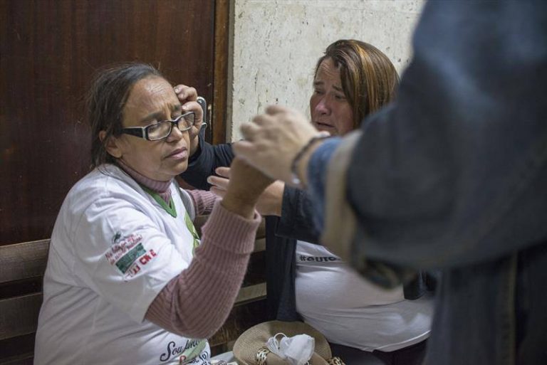 Violência da PM deixa mais de 100 feridos no Paraná (2)