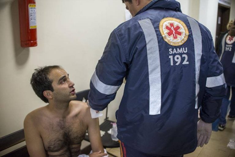 Violência da PM deixa mais de 100 feridos no Paraná (4)